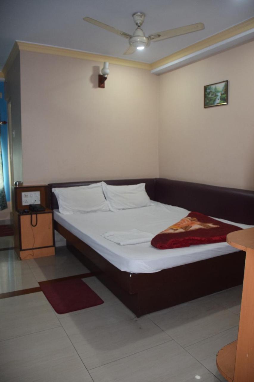 Starline Hotel Agartala Exterior foto